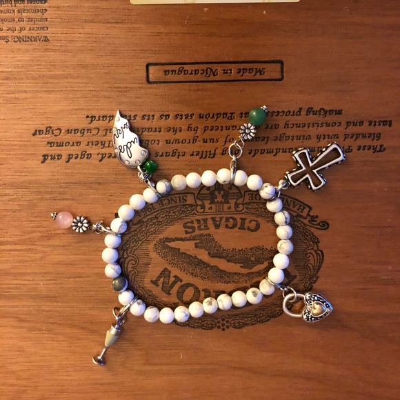 Charm bracelets - Picture 4 of 8